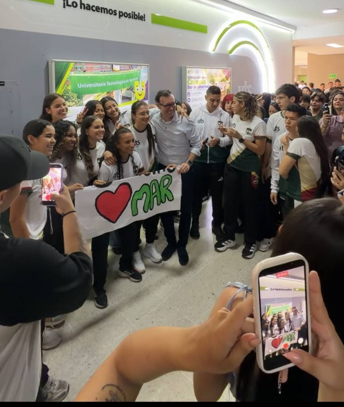 Los estudiantes despiden a Omar Lengerke Pérez y reconocen su legado en la UTS