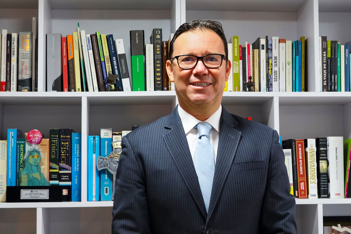 Omar Lengerke Pérez, rector de las UTS.