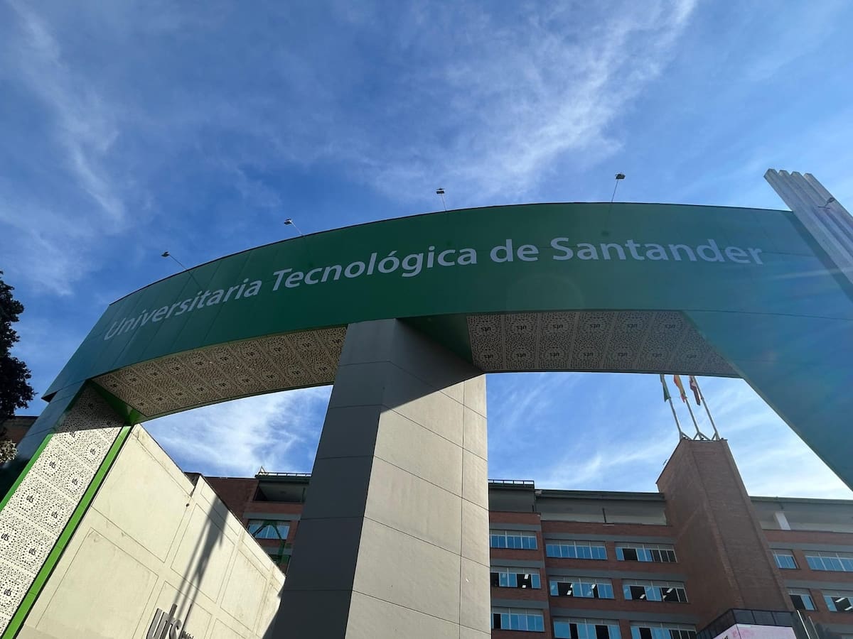 La sede principal de la Universitaria Tecnológica de Santander, UTS, se encuentra en la Ciudadela, en la denominada Calle de los Estudiantes.