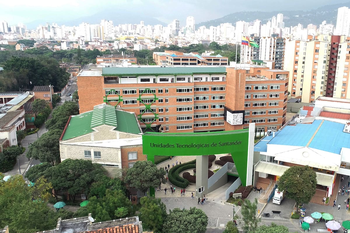 UTS presenta su nuevo programa virtual en Inteligencia Artificial y Ciencia de Datos.