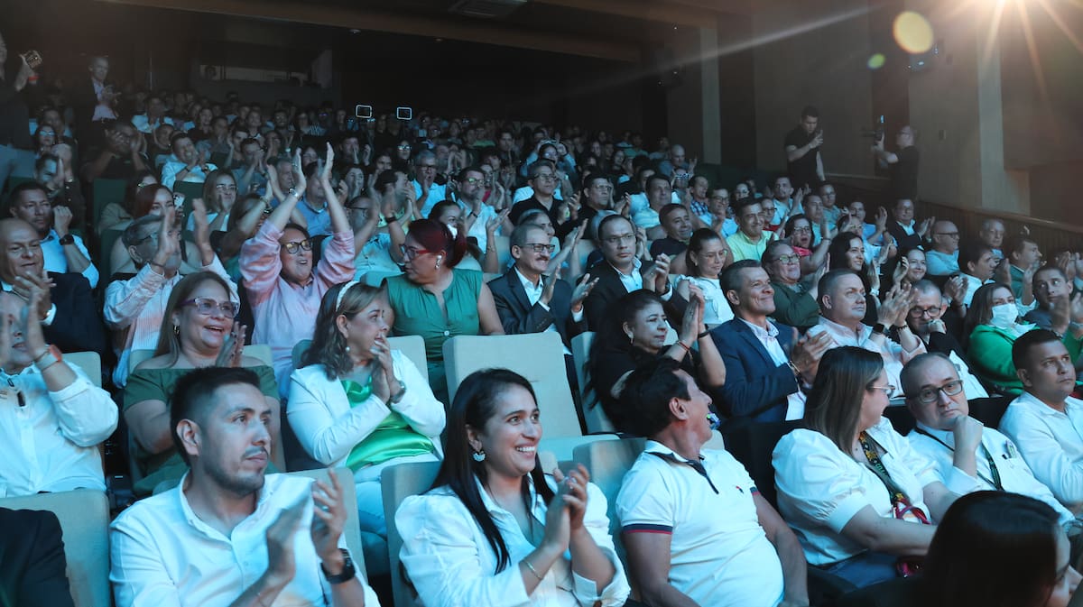 La rendición de cuentas se cumplió en el Ágora Delfos del nuevo edificio de la UTS. La asistencia al certamen contó con la presencia de estudiantes, egresados, docentes, directivos y autoridades locales y regionales.