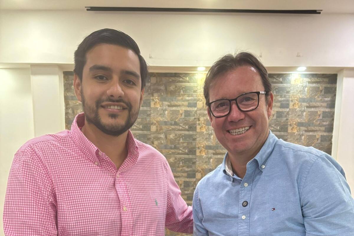 Jose Luis Gómez, alcalde de Villanueva; y Omar Lengerke Pérez, rector de las UTS.