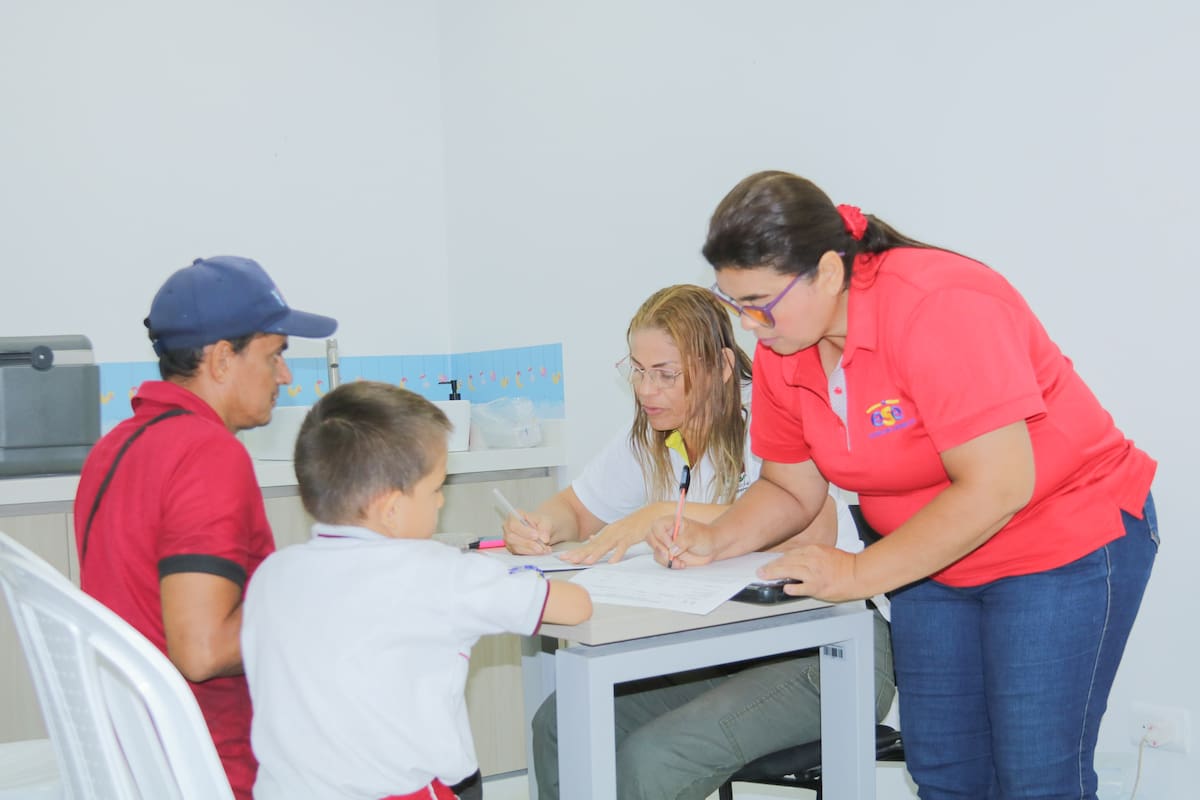 Los equipos de vacunación atenderán en puntos habilitados y visitarán barrios de Barrancabermeja para revisar los esquemas y aplicar las dosis pendientes.
Sumario