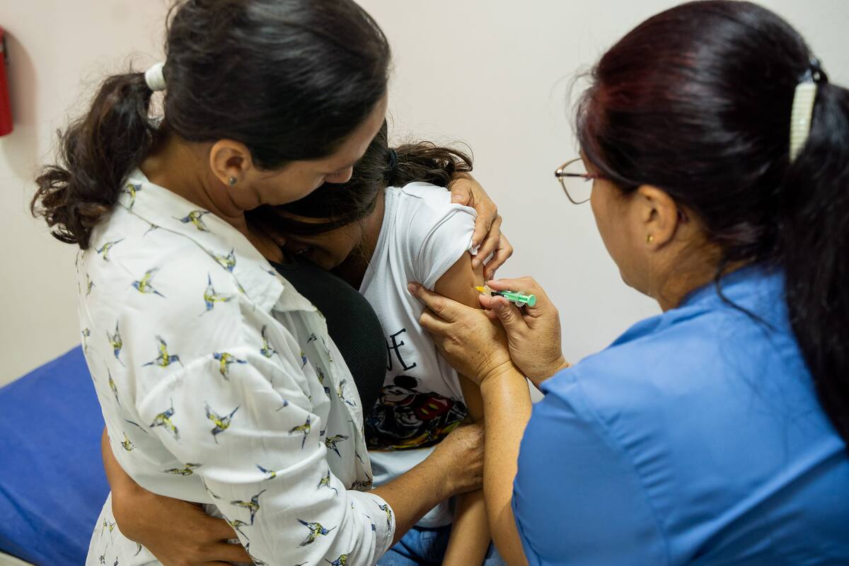 La Secretaría Distrital de Salud y la ESE Barrancabermeja adelantan una jornada especial de vacunación contra el sarampión y la rubéola para reforzar la protección de niños, viajeros y personal de salud.
Suministrada/Vanguardia