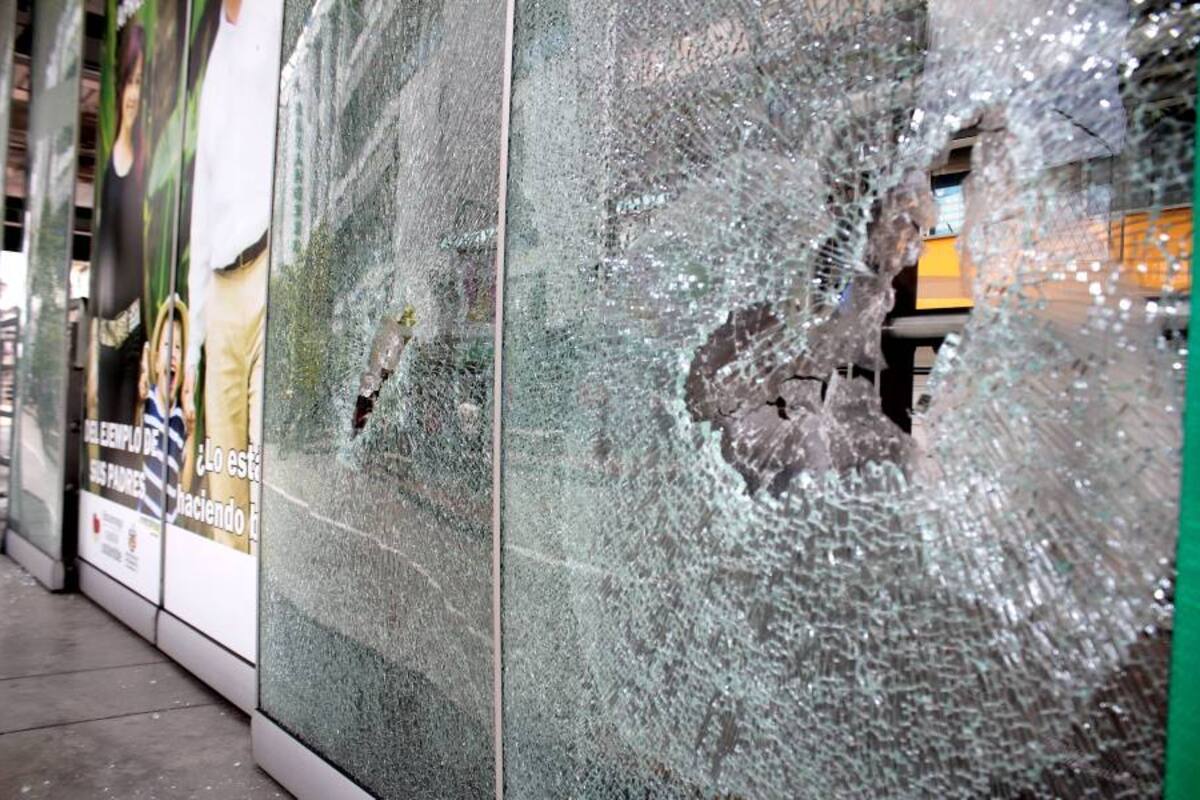 Vandalismo en la carrera 15 en la estación de Metrolínea Chorreras.