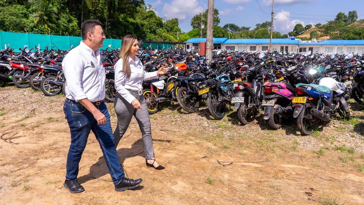 La ITTB ofrece un plan de descuento para incentivar el retiro de los cerca de 4 mil vehículos que permanecen inmovilizados en sus parqueaderos.
Suministrada/Vanguardia