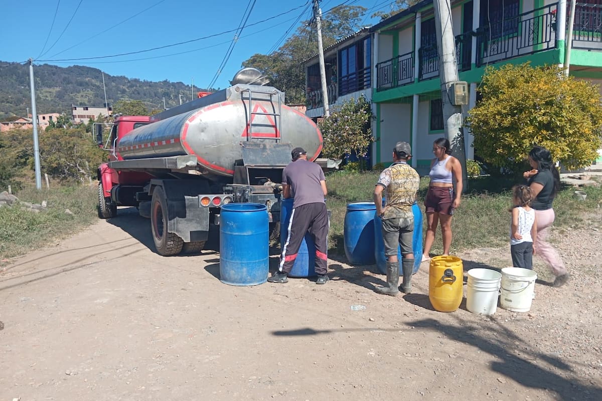 Los habitantes del casco urbano de Vélez y sus veredas más cercanas sufren cada año temporadas de sequía que reducen el acceso a agua potable. Foto suministrada/VANGUARDIA