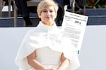 Verónica Alcocer entrega informe a la Fiscalía sobre su viaje a Venezuela