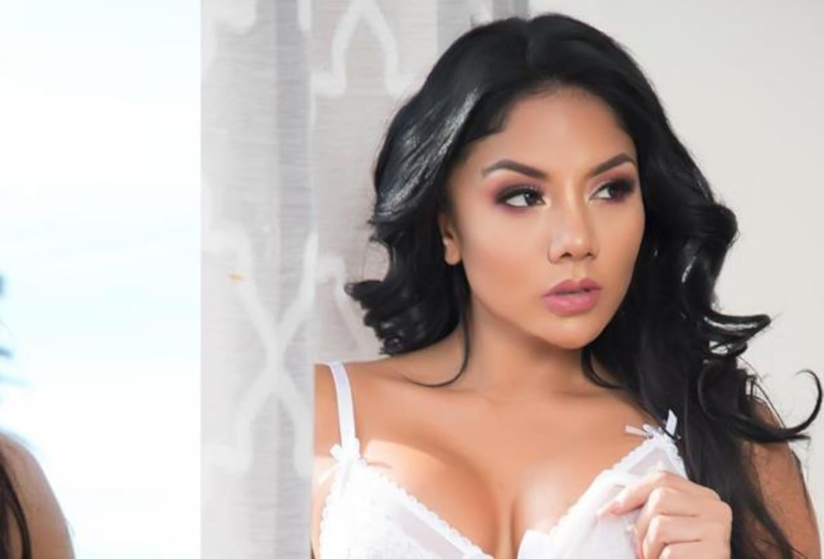 La modelo, presentadora y empresaria ecuatoriana Verónica Saltos enseñó por error un seno.