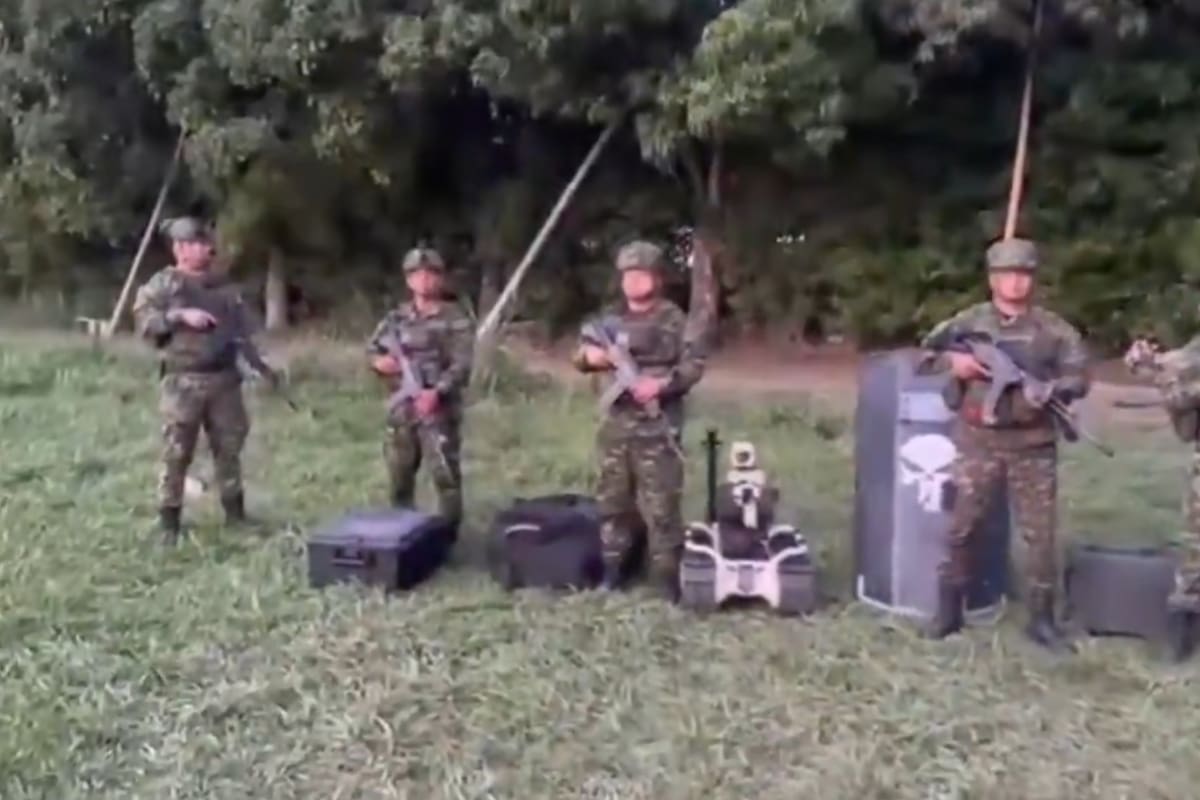 Vía Panamericana en Cauca fue intervenida tras hallar explosivos ocultos en alcantarillas. | Foto: Captura de Video, Vanguardia