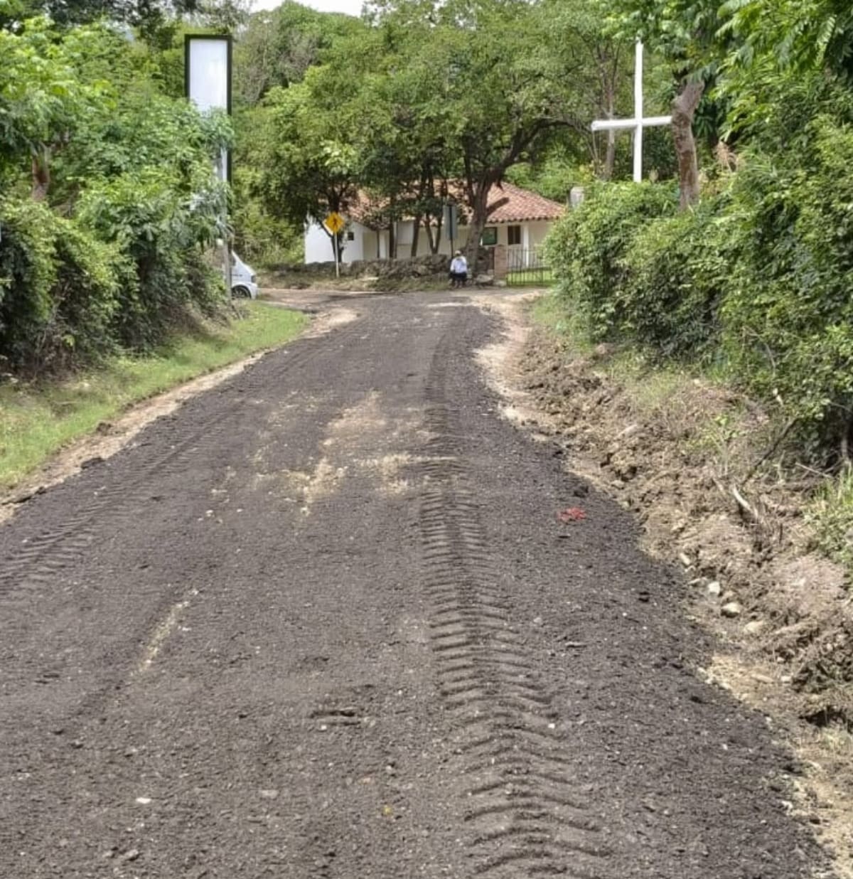 La comunidad exige la pavimentación del trayecto vial.