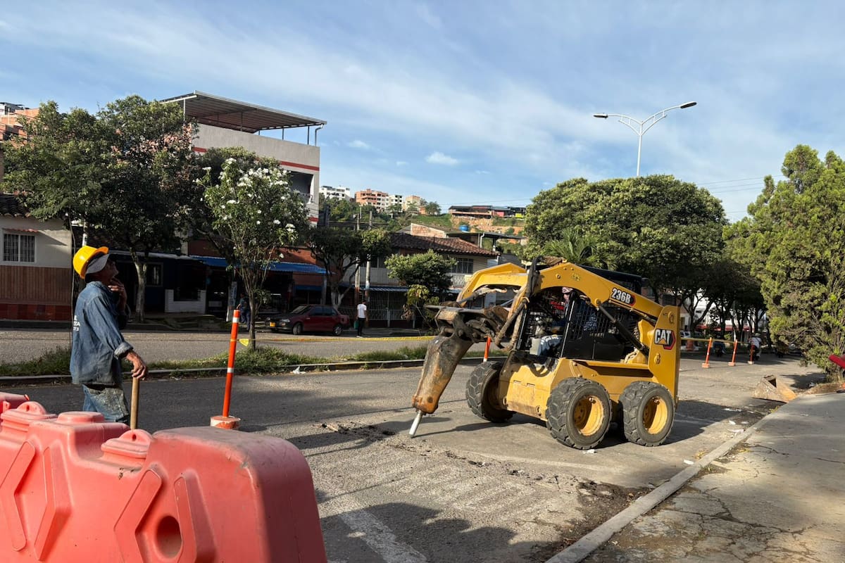 Hay varios frentes de obra interviniendo vías de Floridablanca.