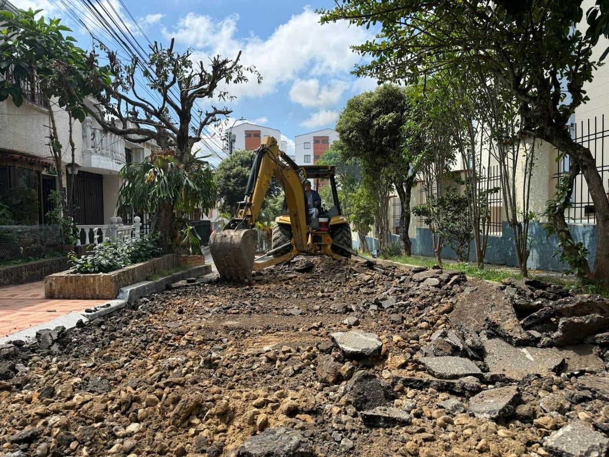 Hay varios frentes de obra interviniendo vías de Floridablanca.