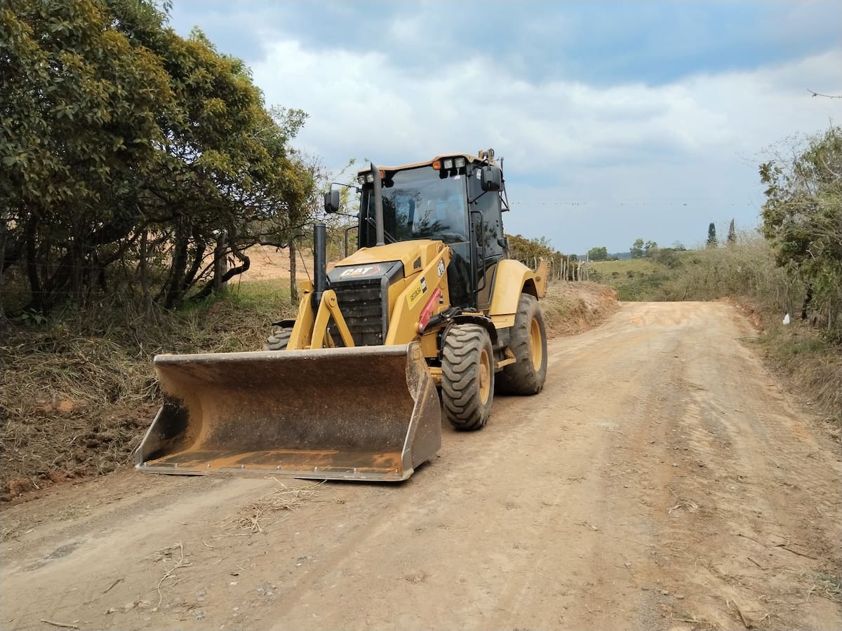 Las inversiones cubrirán placas huellas en tres veredas.