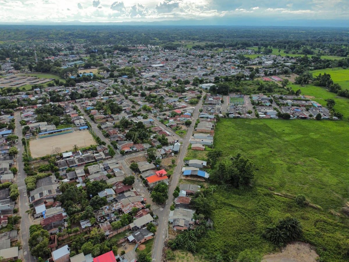 Ecopetrol socializó con la comunidad el proyecto para la pavimentación de 9,4 kilómetros de vías terciarias en Yondó.
Suministrada/Vanguardia