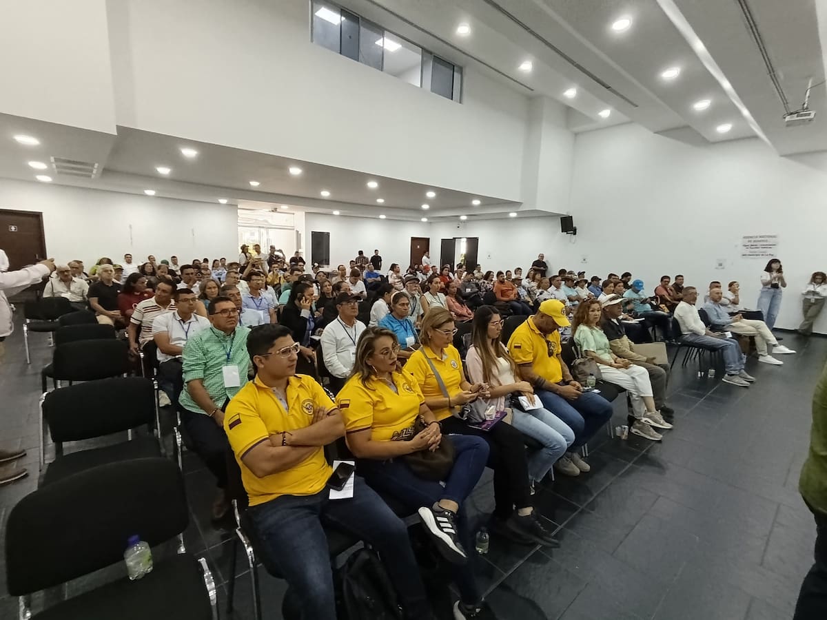 Ruth Quevedo, viceministra de Aguas y Saneamiento Básico, estuvo en San Gil en donde se encontró los líderes y autoridades de la región. La funcionaria incluyó dentro de su recorrido a Puente Nacional, Simacota, Mogotes, San Gil, Barichara y Charalá.
