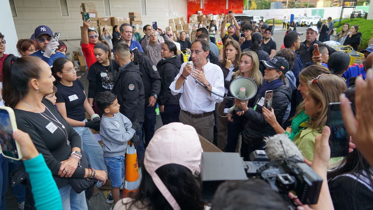Según el vicepresidente, José Manuel Restrepo, ya se están preparando todos los decretos de esta nueva etapa luego de decretar el desastre nacional para atender los miles de damnificados del terremoto del pasado 10 de agosto. Foto: @jrestrp