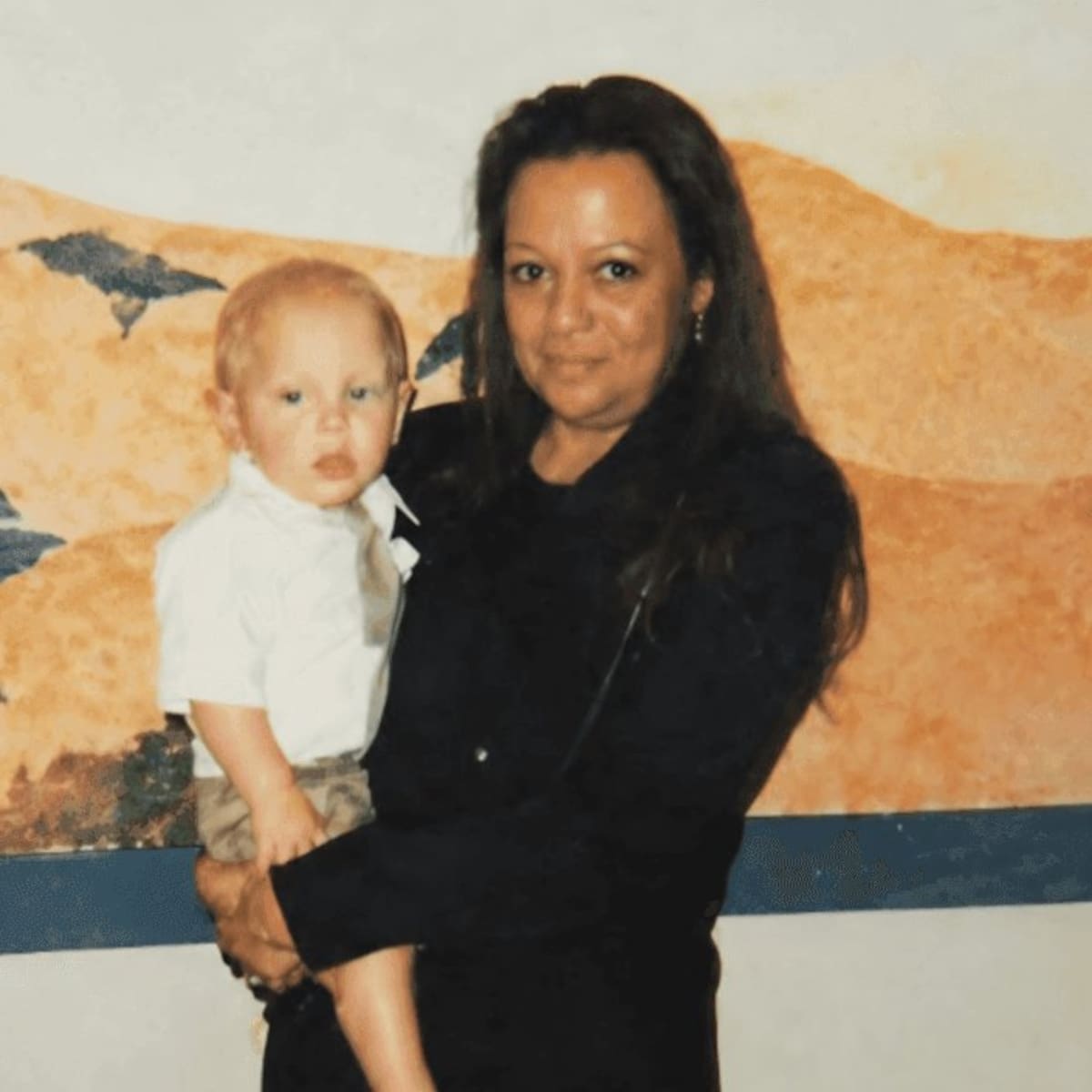 Howard asesinó a tiros a Vickie Swartout, de 42 años, empleada de una tienda de conveniencia, durante un robo en el año 2000.