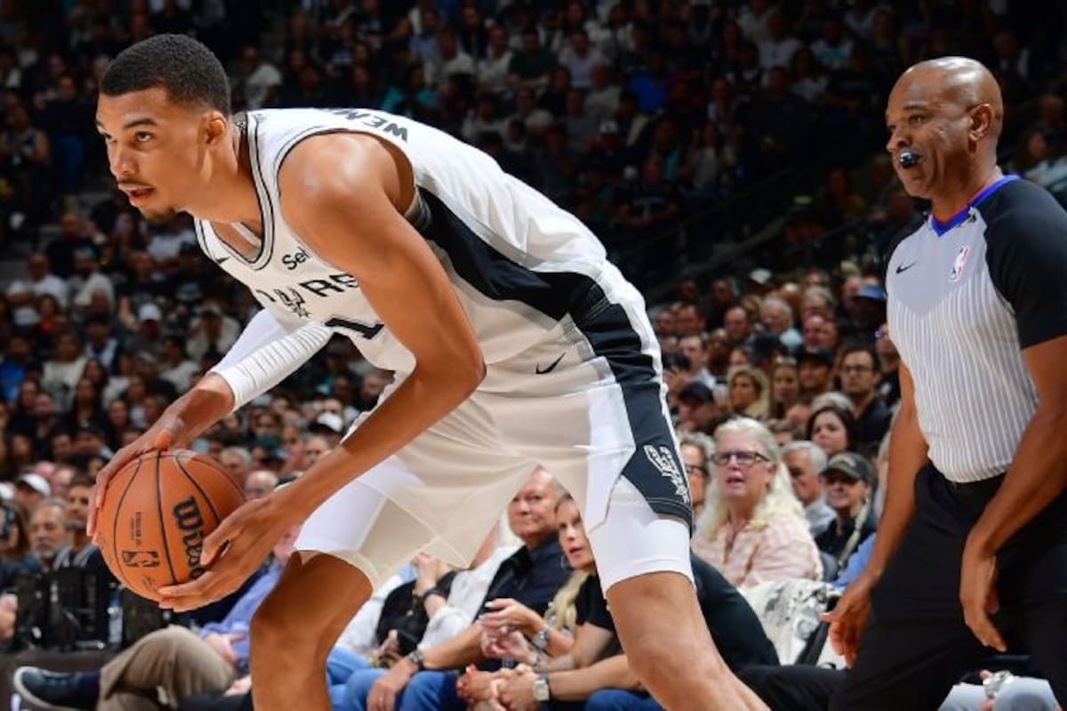 El protocolo activado por la NBA mantiene la incertidumbre sobre la fecha de reincorporación del jugador. /FOTO: @spurs