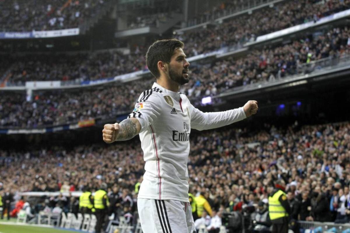 El centrocampista del Real Madrid Francisco Román Alarcón, ‘Isco’, fue la gran figura de su equipo en la victoria 2-0 ante el Deportivo de La Coruña. El malagueño anotó el primer tanto del conjunto ‘merengue’, que pese al triunfo, sigue en deuda con la afición. El cotejo se jugó en el ‘Santiago Bernabéu’. (Foto: EFE / VANGUARDIA LIBERAL)