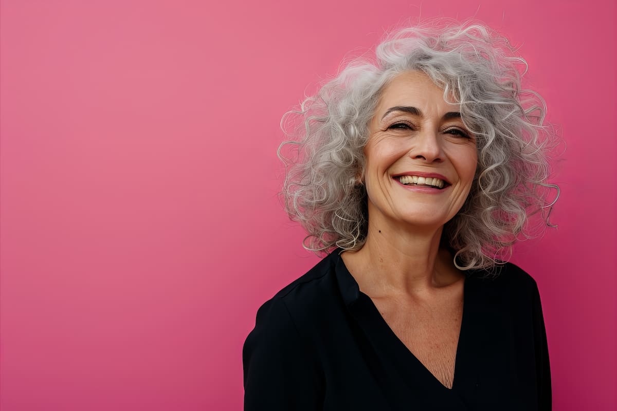 Durante la menopausia, los cambios hormonales pueden impactar la salud sexual, lo que hace fundamental la consulta médica. //Foto: 123RF.