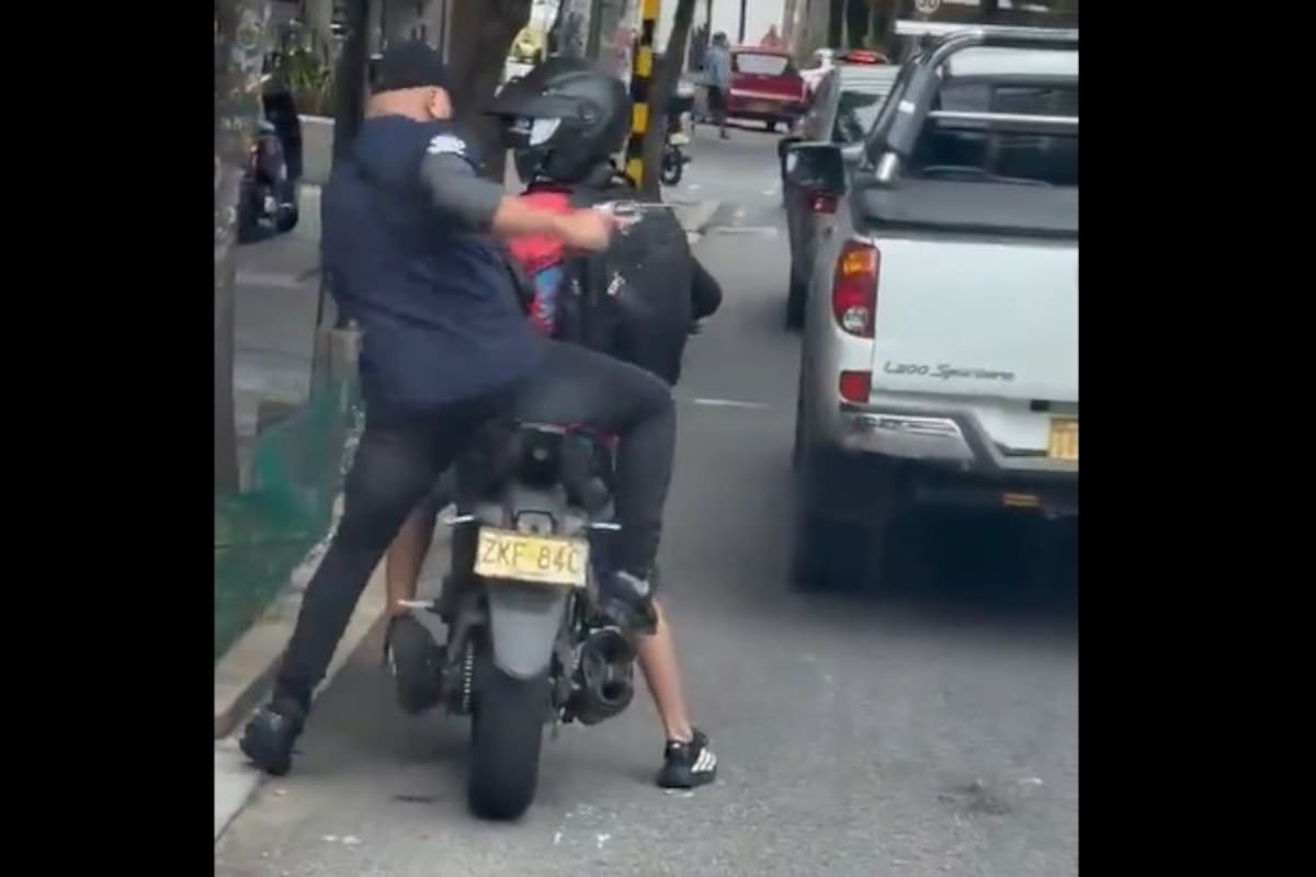 Video: así actuaron dos ladrones armados durante robo a barbería