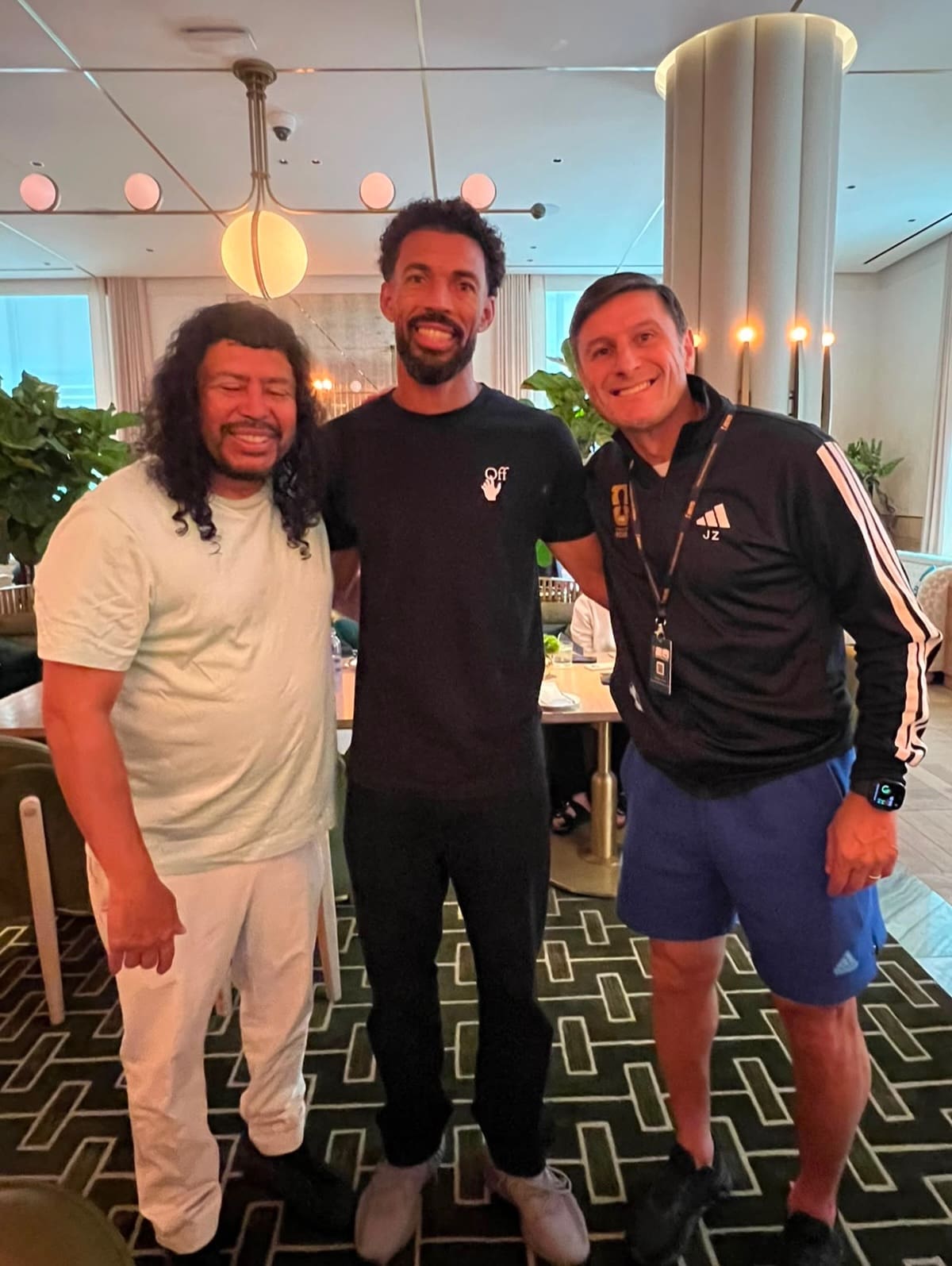 Video: así fue el emotivo abrazo entre René Higuita y Vozinha, la revelación de Cabo Verde en el Mundial 2026. Foto: Redes sociale René Higuita