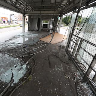 Video: así quedó la estación de Metrolínea Provenza luego de violento acto vandálico