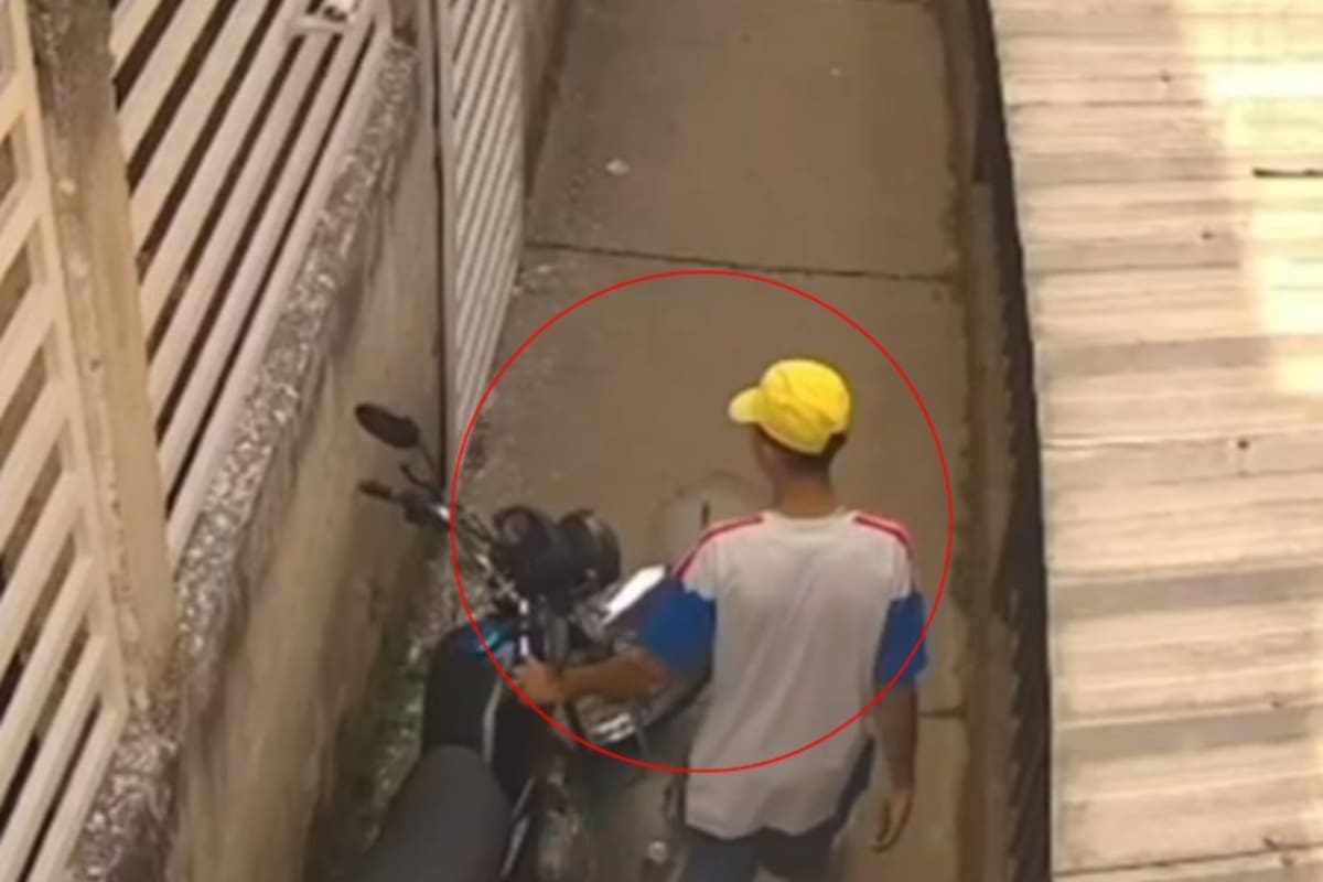 Video: así quedó registrado el hurto de una motocicleta que terminó con una captura en Bucaramanga