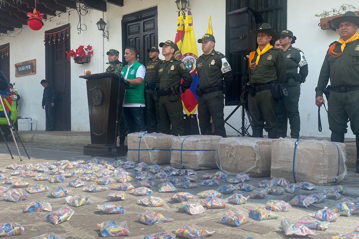 Video: incautaron 88 kilos de pólvora camuflados en una encomienda en Girón