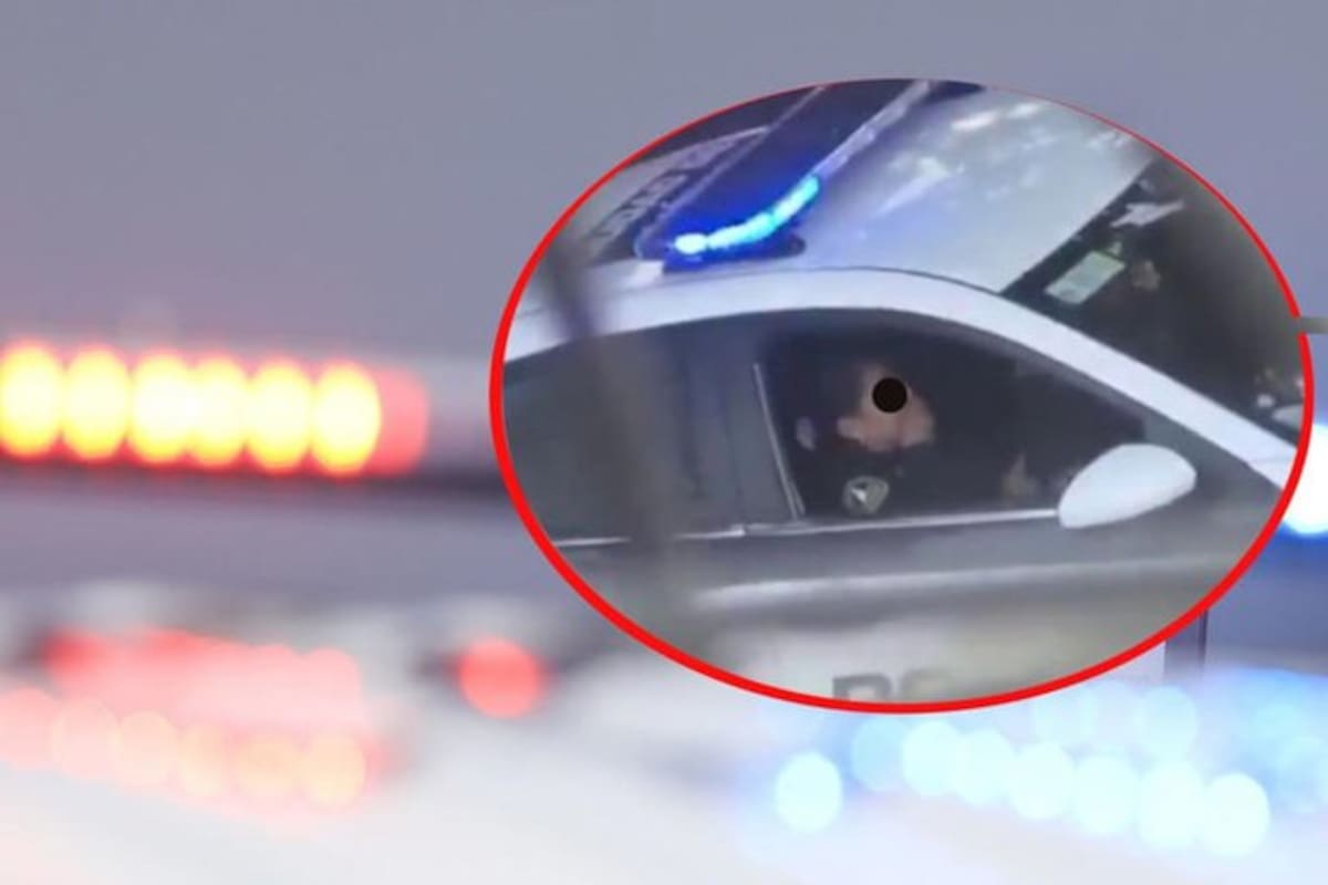 Circula en redes un vIdeo que capta a una pareja de policías a bordo de una de las nuevas patrullas de la CDMX, supuestamente realizando actos sexuales.