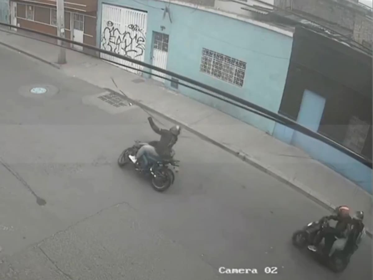 Video: Otro cable por poco decapita a un motociclista
Foto: redes sociales.
