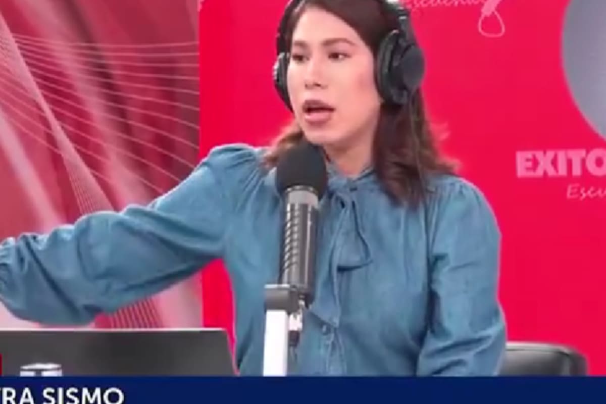 Durante el sismo, la presentadora pidió a los ciudadanos mantener la calma y recordó la importancia de tener lista la mochila de emergencia. Captura de video // Tomada de: X.