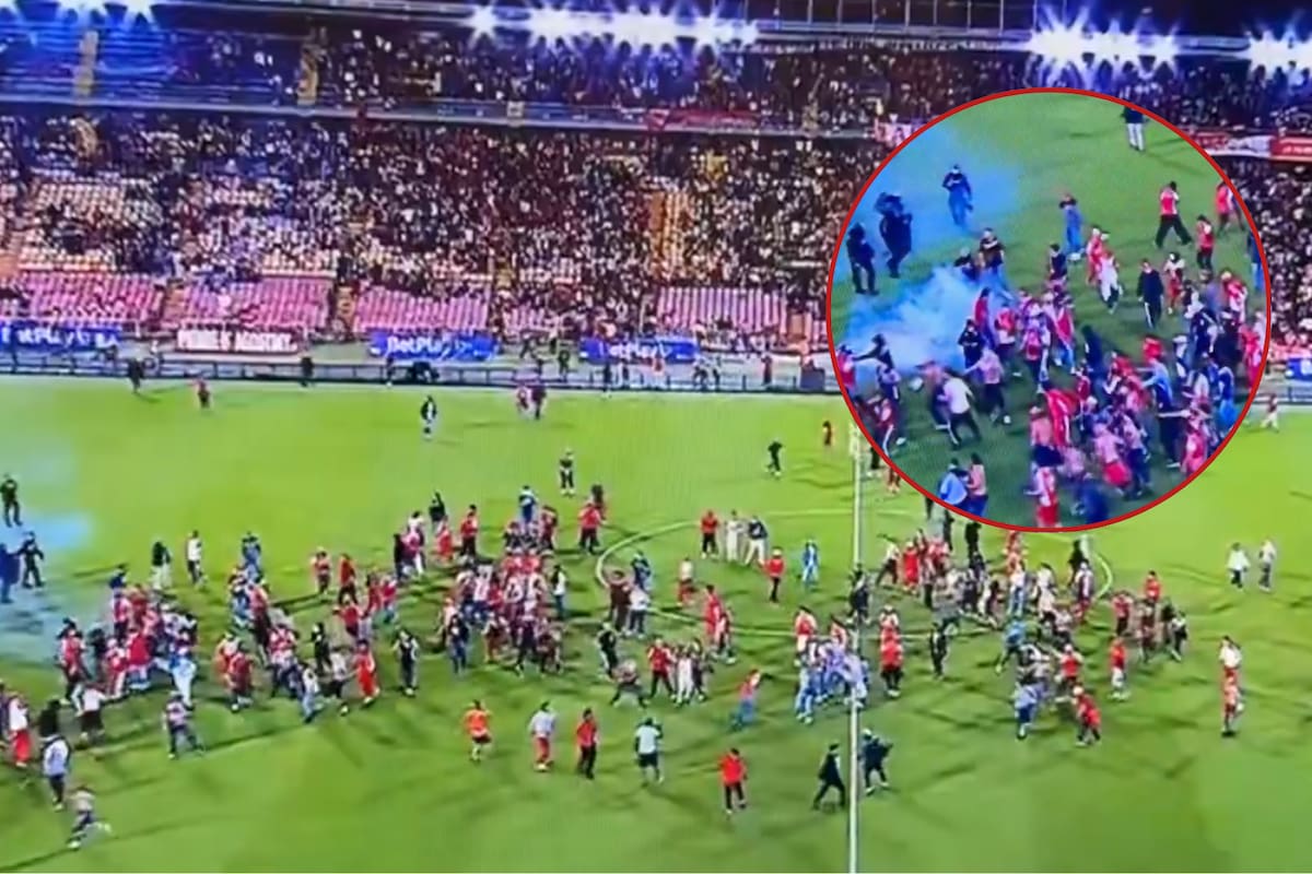 Videos: batalla campal en El Campín entre hinchas de Santa Fe y América de Cali obligó a suspender el partido. Foto: Capturas de pantalla videos transmisión Win Sports.
