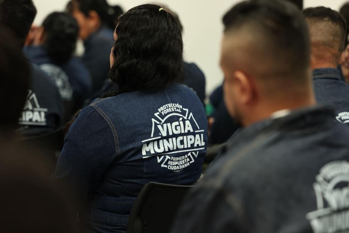 50 habitantes de Floridablanca se certificaron como vigías comunitarios tras recibir capacitación en atención de emergencias y gestión del riesgo. Foto: Alcaldía de Floridablanca