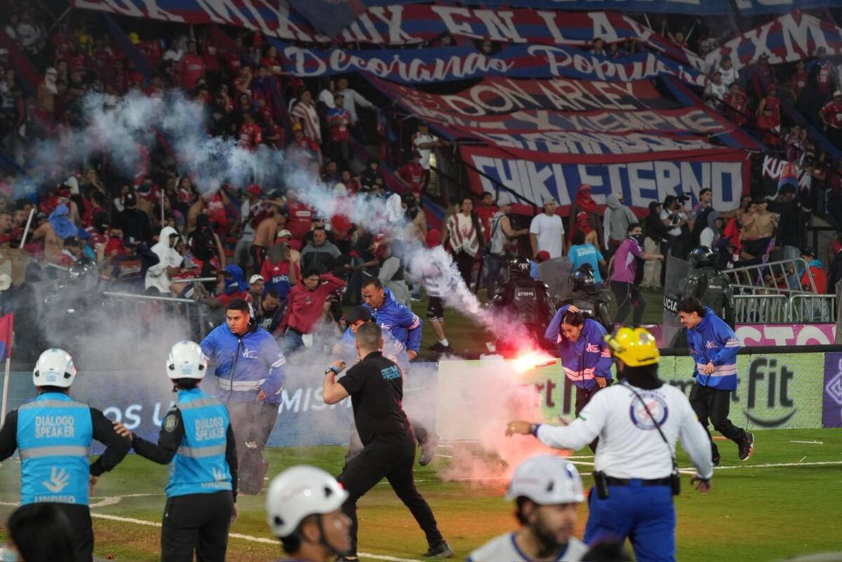 Violentos disturbios en la final de la Copa Colombia: hay 59 heridos. | Foto: Colprensa