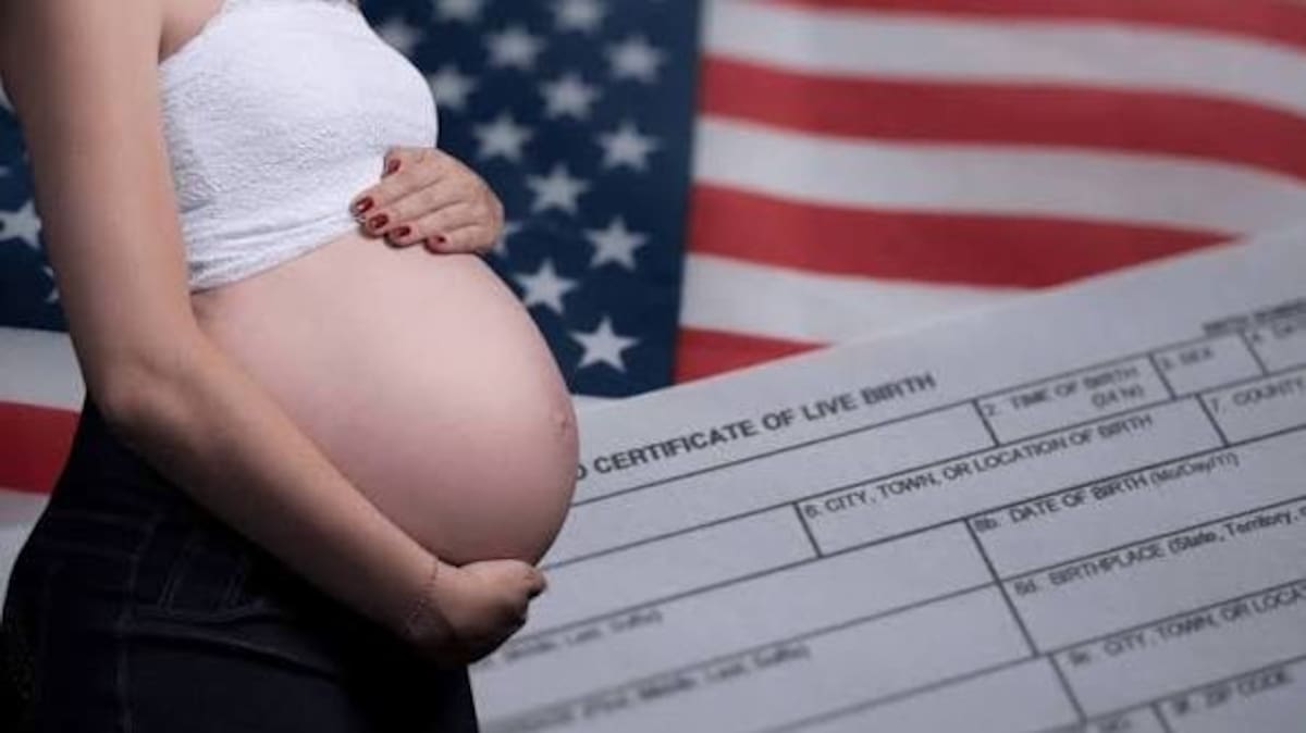 Las mujeres embarazadas pueden viajar a Estados Unidos con visa de turista, siempre que cumplan con las condiciones migratorias aplicables.