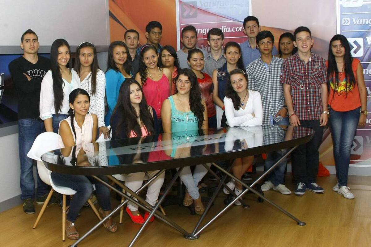 Walter Eliécer Cancino, Jiseth Daniela Jaimes Pabón, Mónica Yadira Flórez, Zoraida Jaimes, Olga Lucía Rincón Lizarazo, Duván Alirio Acosta, Michael Saucedo Menco, Lizeth Natalia Calderón Quintero, Jason Rodríguez, Érikca Vanessa Díaz, Jonathan Camilo Guerrero, Vanessa Cárdenas, Brayan Rodríguez, Jhoan Suárez, Maxi María Castillo, Aldair Rojas Mantilla, Laura Mojica, Jennifer Alexandra Tarazona, Diana Paola Pereira Muñoz, Silvia Juliana Martínez Celis y Mayra Alejandra López. (Foto: César Flórez / VANGUARDIA LIBERAL )