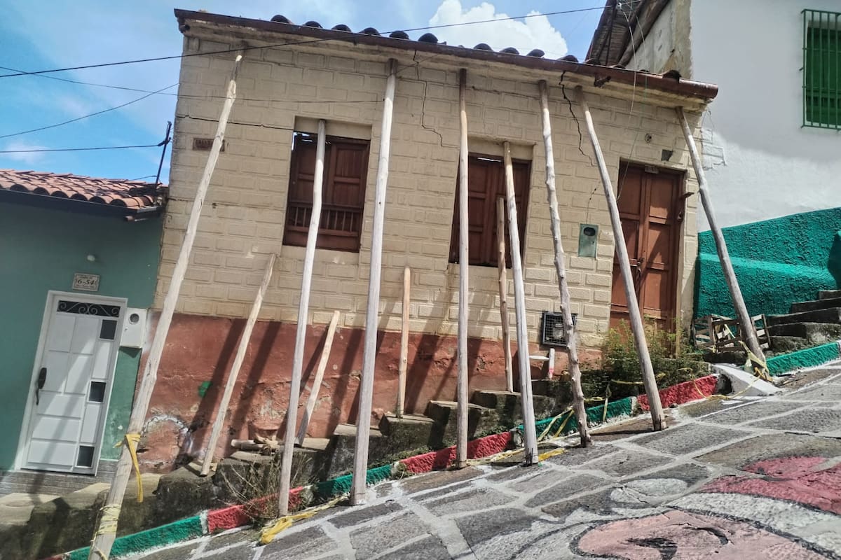 El techo de la vivienda colapsó hace varios meses.