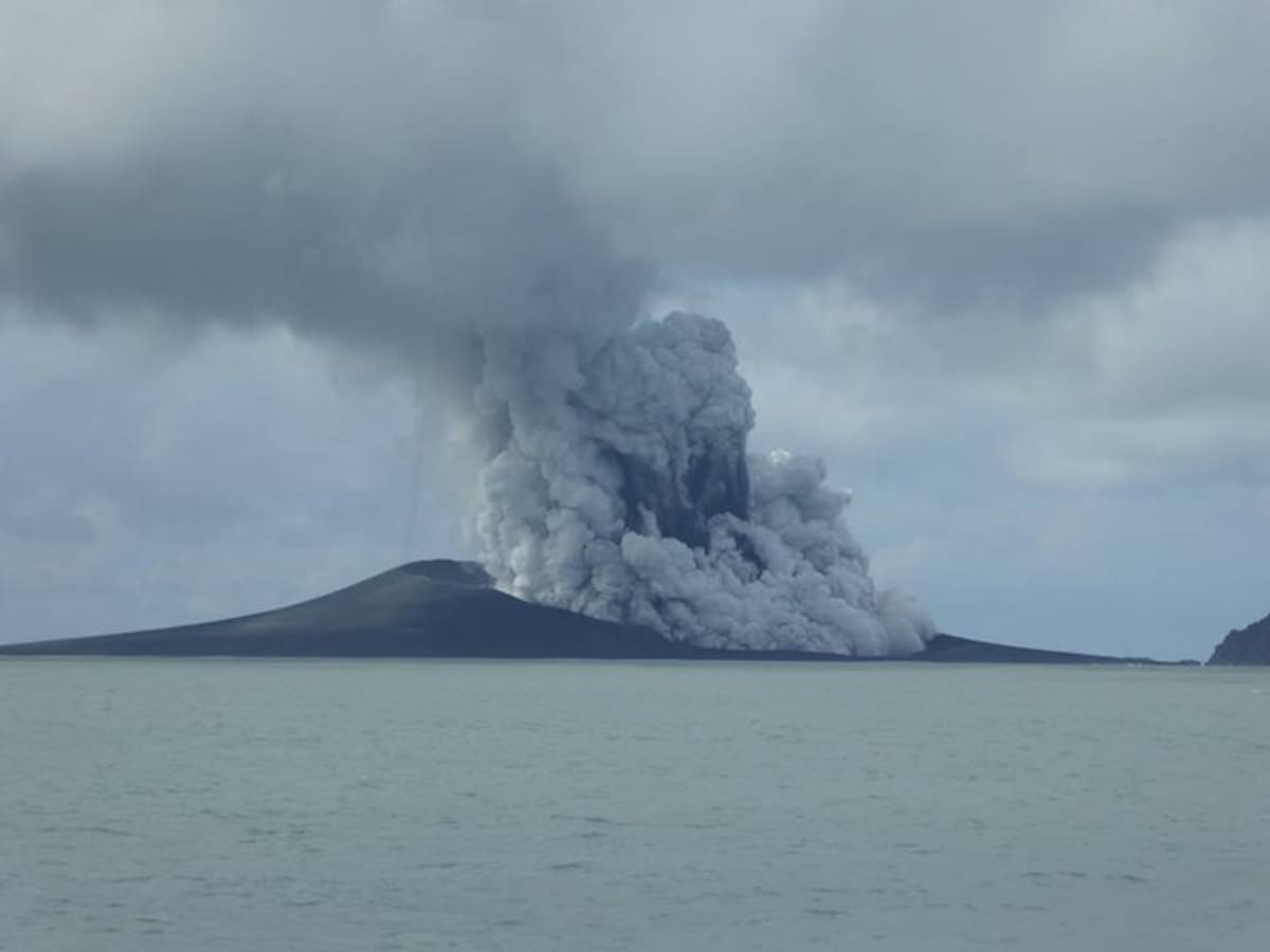 La nube del volcán Hunga Tonga - Haapai Tonga, alcanzó 350 Km de diámetro en 30 minuto.
