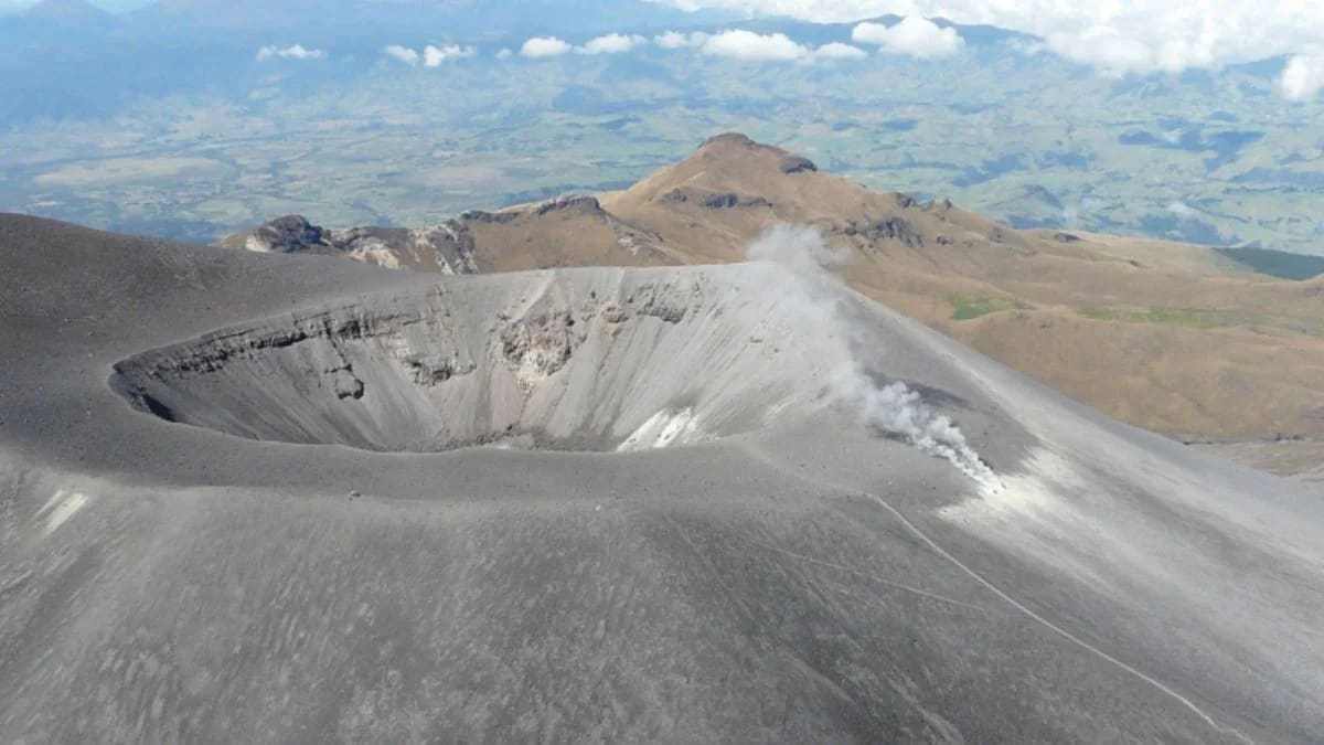 El volcán Puracé hace parte de la cadena volcánica de Los Coconucos, y está ubicado en Cauca.