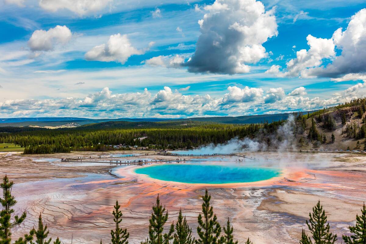 La caldera de Yellowstone, también conocida como supervolcán de Yellowstone, es una caldera volcánica ubicada en el parque nacional del mismo nombre en Estados Unidos. La caldera mide aproximadamente 55 × 72 kilómetros. (Foto: Twitter / VANGUARDIA)