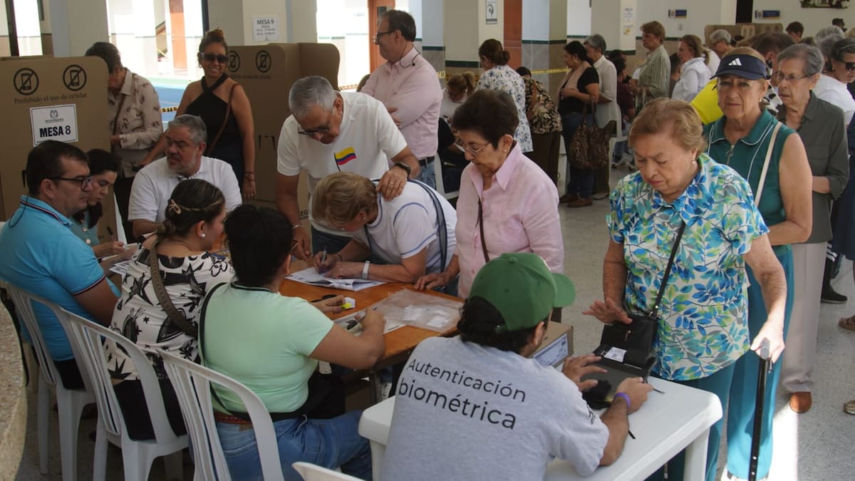 Votación en Bucaramanga (Marco Valencia / VANGUARDIA)