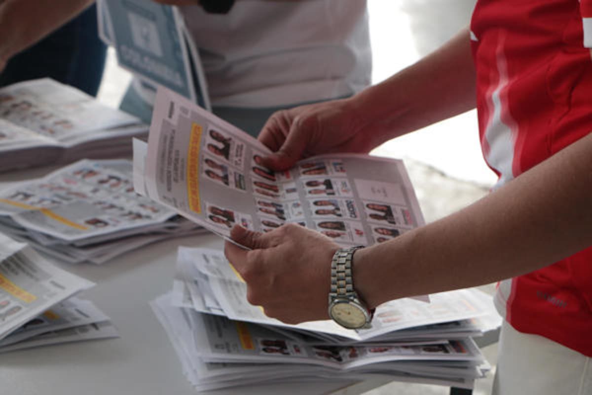 ¿Fraude o constreñimiento? El Instituto de Ciencia Política detectó participaciones atípicas superiores al 90% a favor de un candidato en zonas rojas del país.