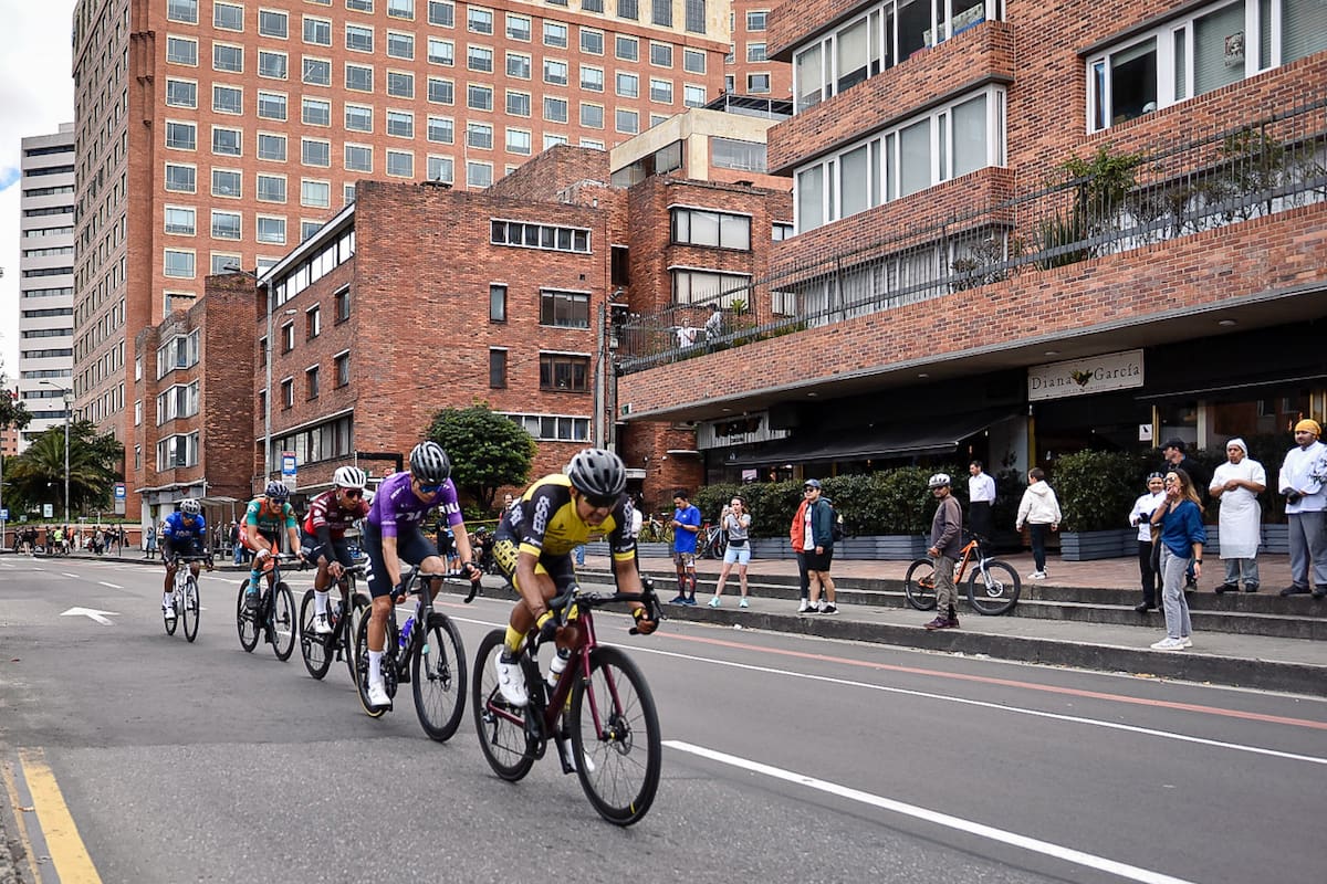 Bogotá. Agosto 10 de 2025. La etapa final de la Vuelta a Colombia 2025 recorrió 137 kilómetros desde Sopó hasta Bogotá, ingresando por la calle 85 con carrera séptima y finalizando en la meta ubicada en la calle 54 con carrera séptima.(Colprensa - Cristian Bayona).