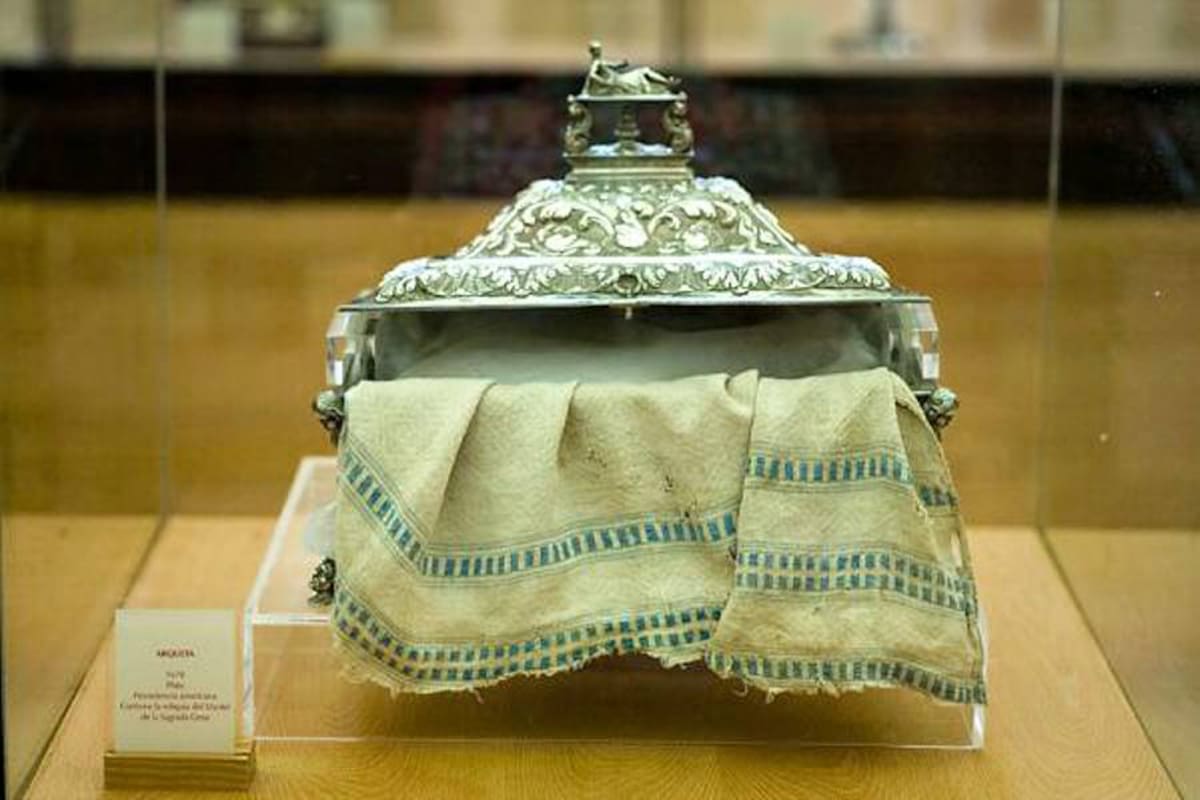 Los análisis apuntan a que la reliquia de Coria es una tela de lino puro que coincide con los mantos de oración del pueblo hebreo, denominados "talit". (Foto: Tomada de Internet/ VANGUARDIA LIBERAL)