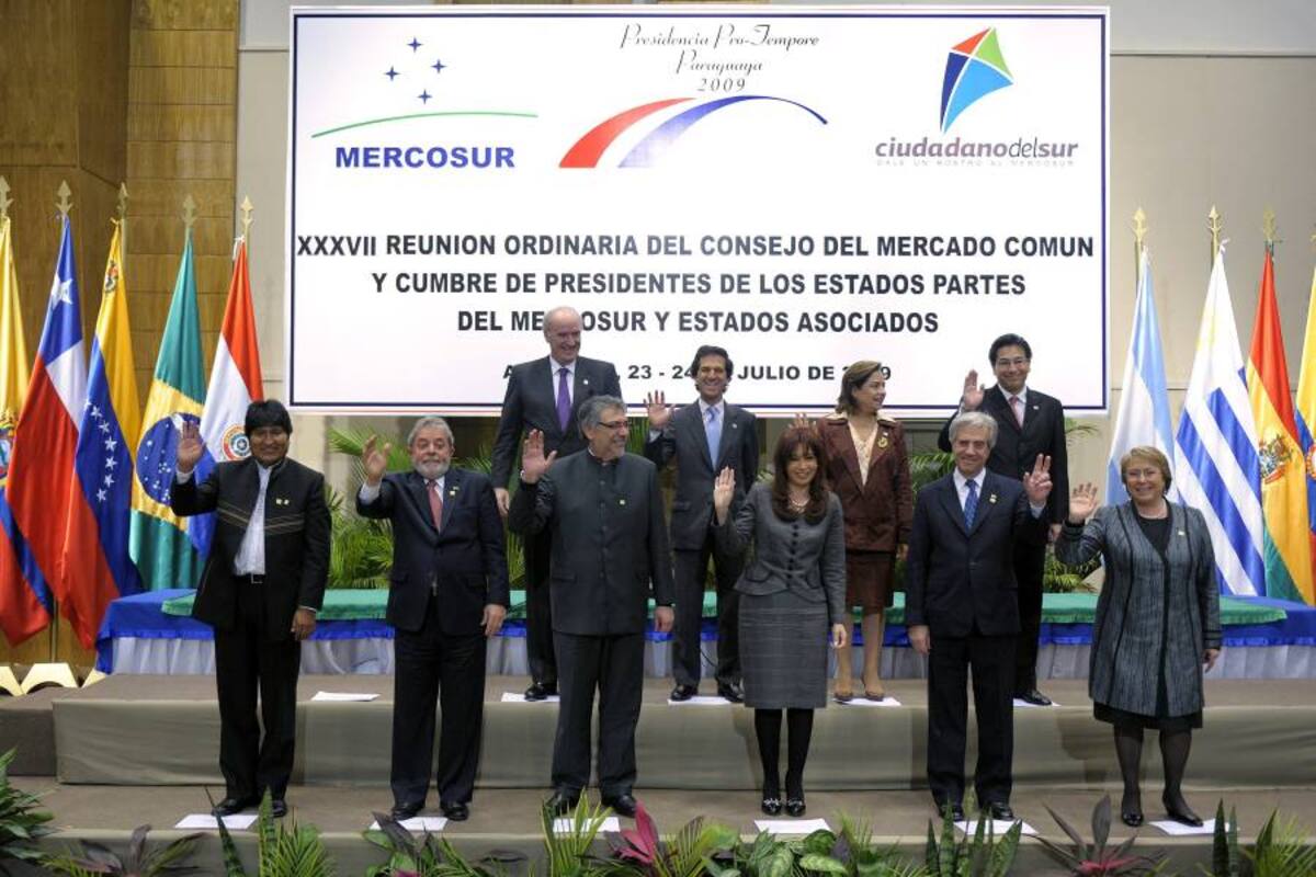 Para el senador Orlando Fiorotto, del Partido Colorado, el principal de la oposición, y exembajador en Buenos Aires, el hecho de que vayan a faltar las presidentas de Argentina, Cristina Fernández, y Brasil, Dilma Rousseff, así como el presidente de Uruguay, José Mujica, no es una casualidad. (Foto: Archivo/VANGUARDIA LIBERAL)