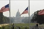 Obama ordena banderas a media asta en EU el día del funeral de Armstrong