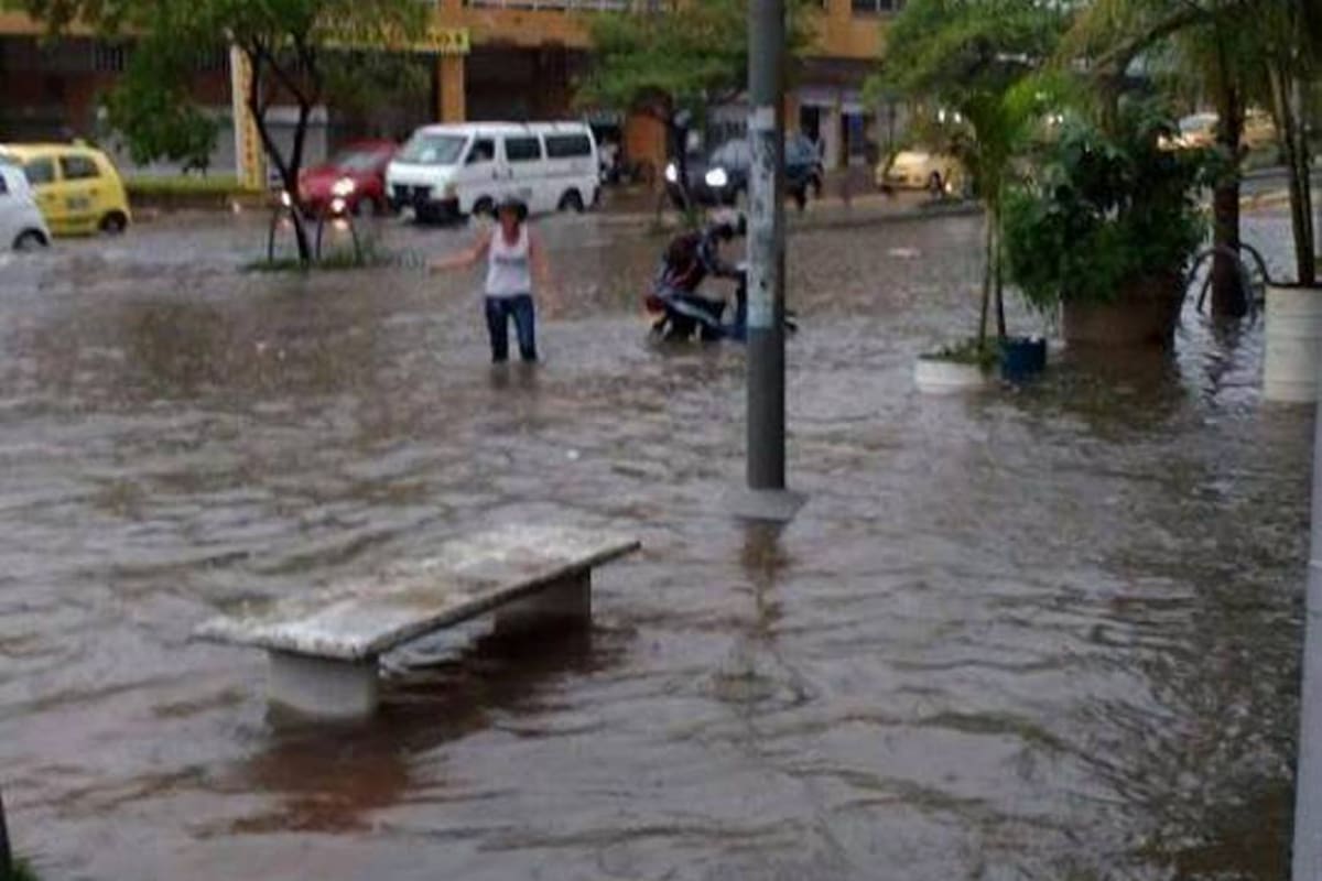 ¿Por qué se inundan las vías cada vez que llueve en Bucaramanga? (Foto: Suministrada/VANGUARDIA LIBERAL)