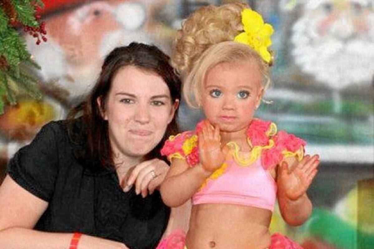 Madre broncea a su hija de solo 3 años para concursos de belleza (Foto: Tomada de internet/VANGUARDIA.COM)